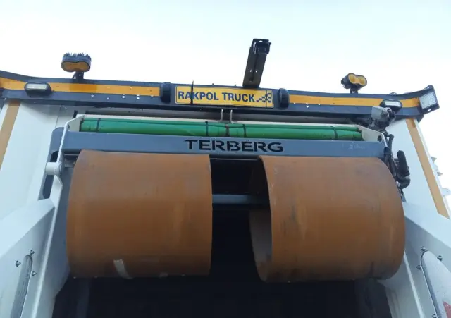 RENAULT Renault Śmieciarka Renault D WIDE / Euro 6 / SEMAT 