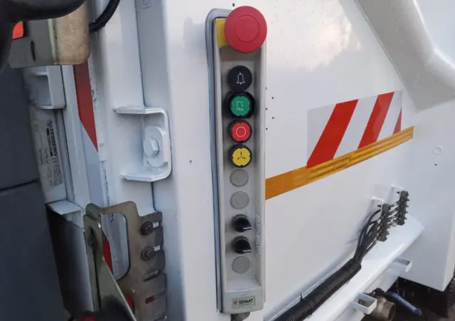 RENAULT Renault Śmieciarka Renault D WIDE / Euro 6 / SEMAT 