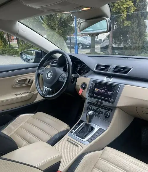 VOLKSWAGEN Passat CC 