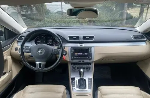 VOLKSWAGEN Passat CC 