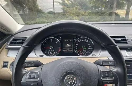 VOLKSWAGEN Passat CC 