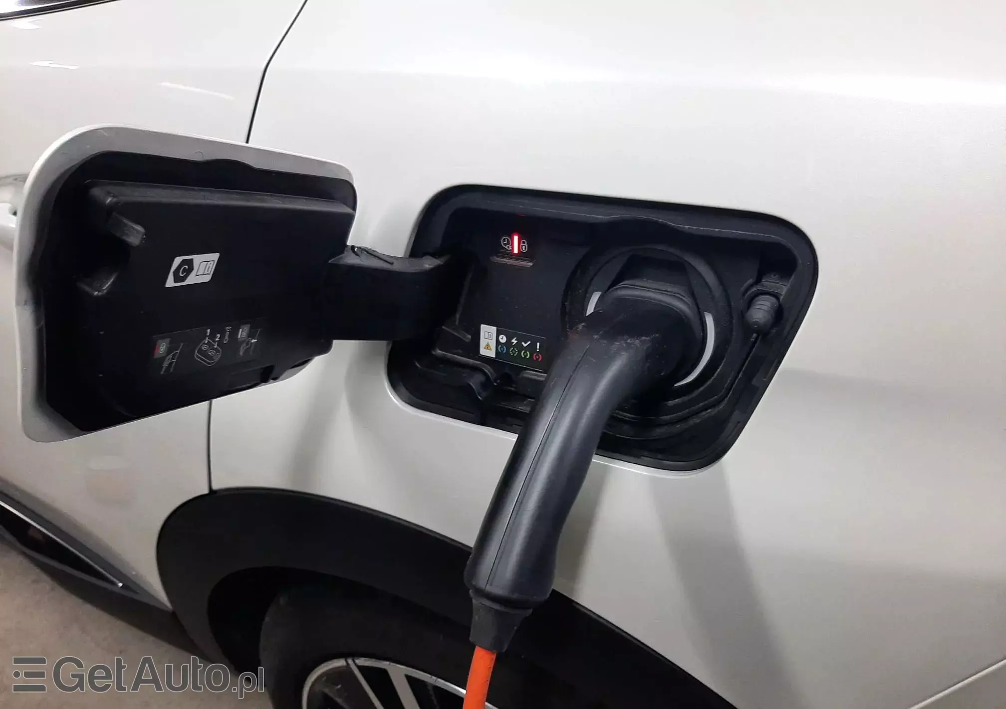 PEUGEOT 3008 1.6 PureTech Hybrid PHEV GT S&S EAT8