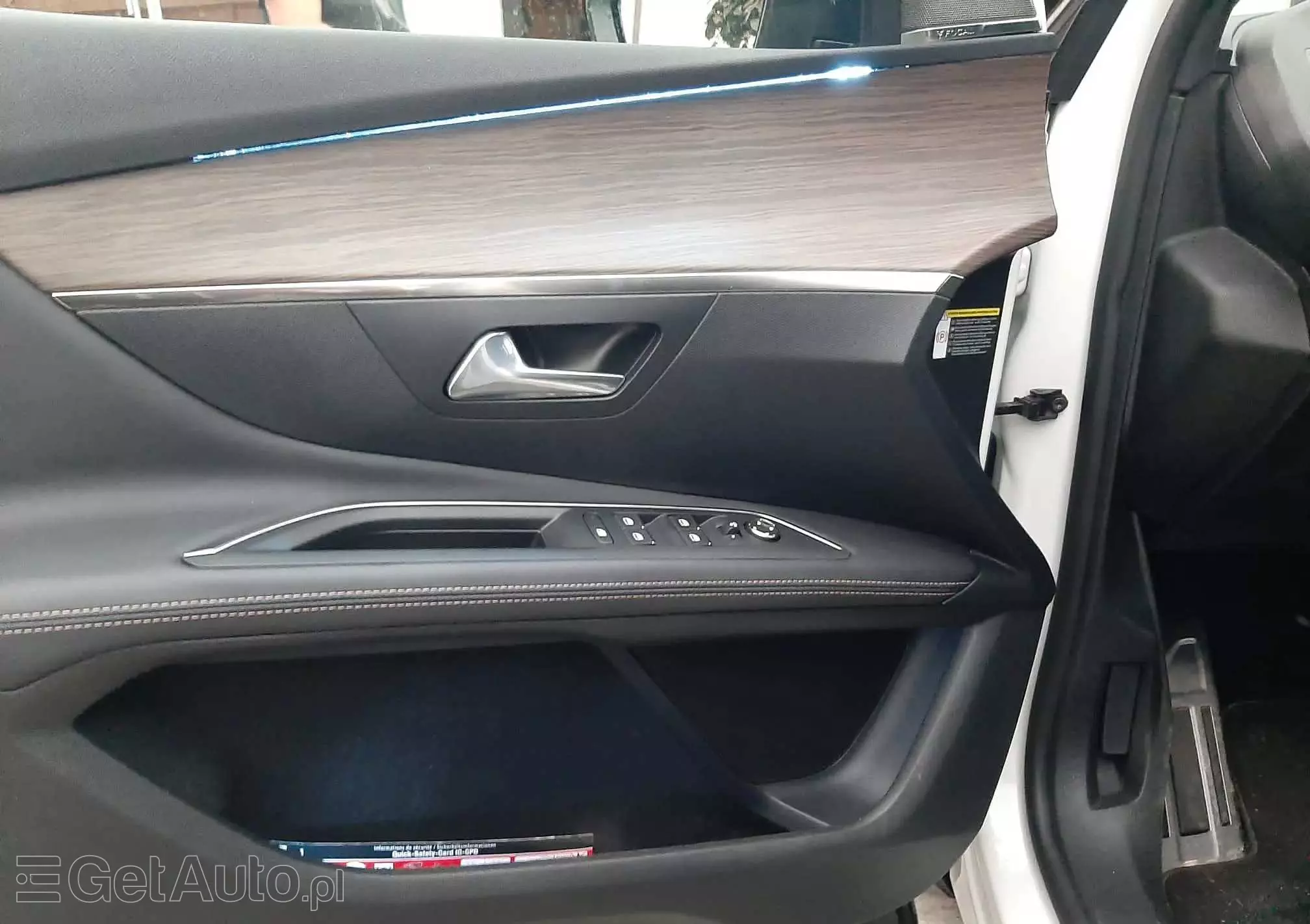 PEUGEOT 3008 1.6 PureTech Hybrid PHEV GT S&S EAT8