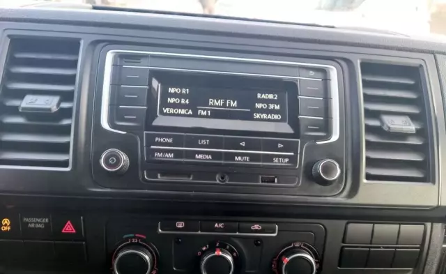 VOLKSWAGEN Transporter 