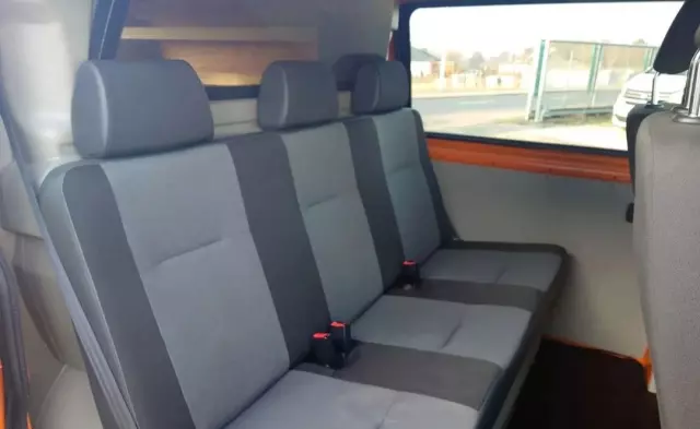 VOLKSWAGEN Transporter 