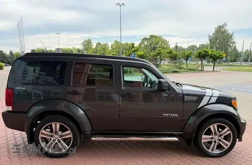 DODGE Nitro 