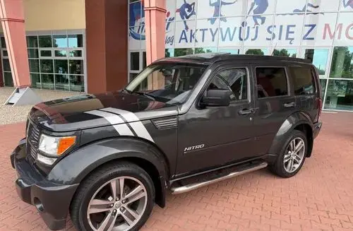 DODGE Nitro 
