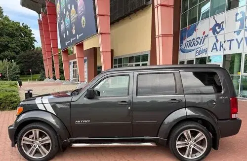 DODGE Nitro 
