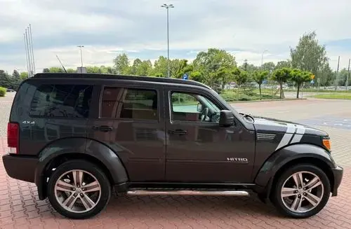 DODGE Nitro 