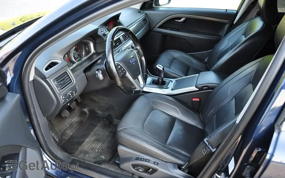 VOLVO V70 D4 Summum