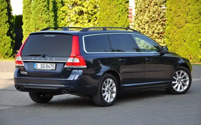 VOLVO V70 D4 Summum