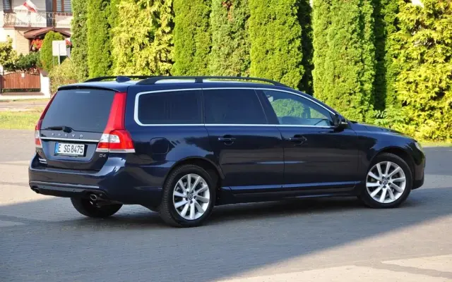 VOLVO V70 D4 Summum