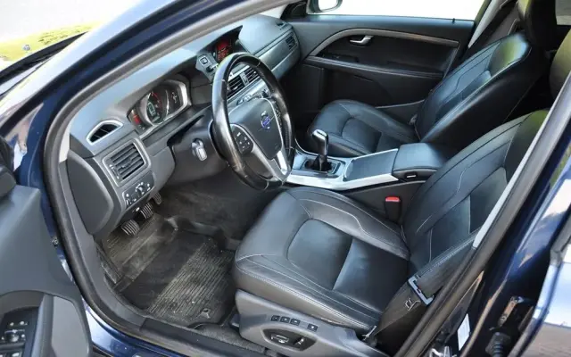 VOLVO V70 D4 Summum