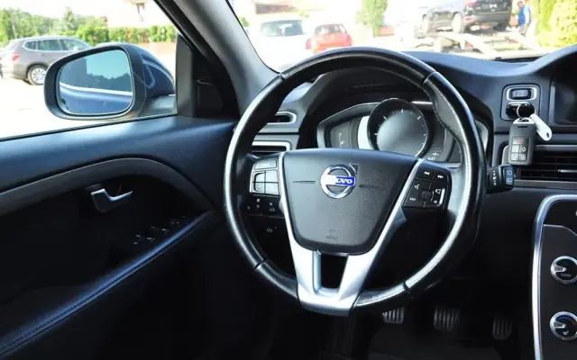 VOLVO V70 D4 Summum