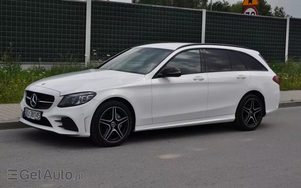 MERCEDES-BENZ Klasa C 200 4MATIC 9G-TRONIC