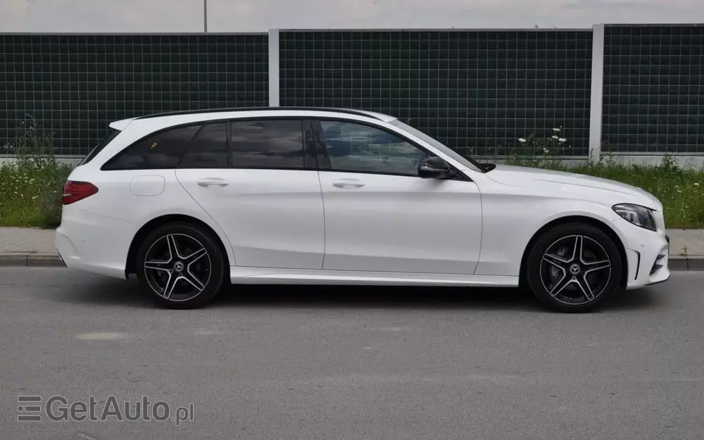 MERCEDES-BENZ Klasa C 200 4MATIC 9G-TRONIC