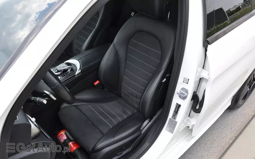 MERCEDES-BENZ Klasa C 200 4MATIC 9G-TRONIC