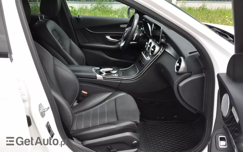MERCEDES-BENZ Klasa C 200 4MATIC 9G-TRONIC