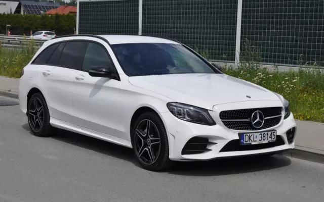 MERCEDES-BENZ Klasa C 200 4MATIC 9G-TRONIC