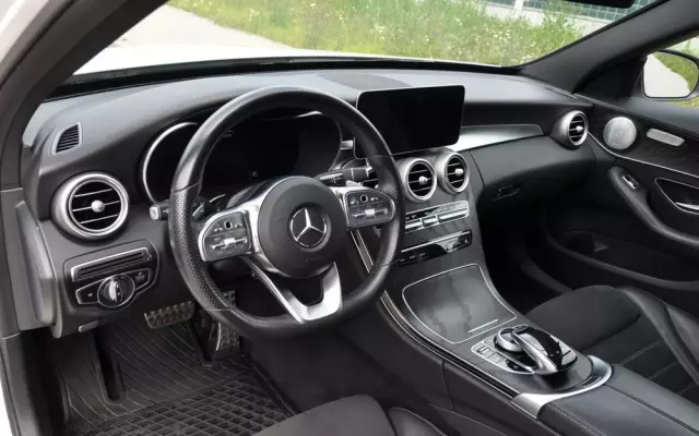 MERCEDES-BENZ Klasa C 200 4MATIC 9G-TRONIC