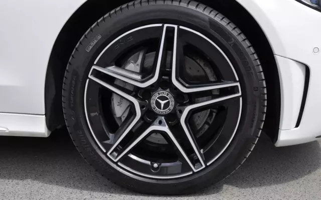 MERCEDES-BENZ Klasa C 200 4MATIC 9G-TRONIC