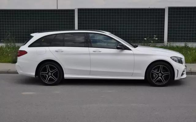 MERCEDES-BENZ Klasa C 200 4MATIC 9G-TRONIC