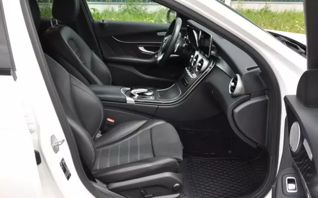 MERCEDES-BENZ Klasa C 200 4MATIC 9G-TRONIC