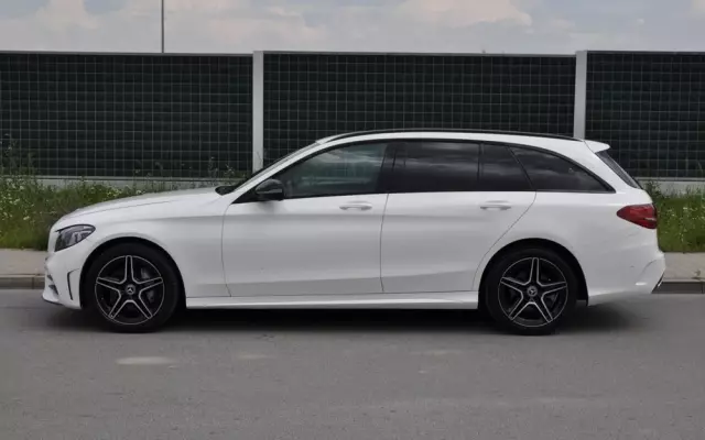 MERCEDES-BENZ Klasa C 200 4MATIC 9G-TRONIC