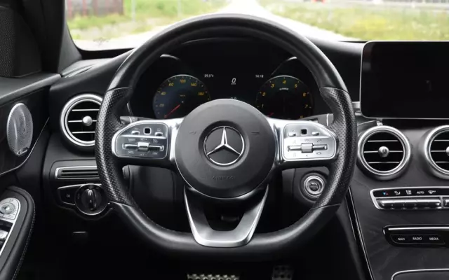 MERCEDES-BENZ Klasa C 200 4MATIC 9G-TRONIC