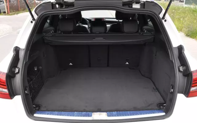 MERCEDES-BENZ Klasa C 200 4MATIC 9G-TRONIC