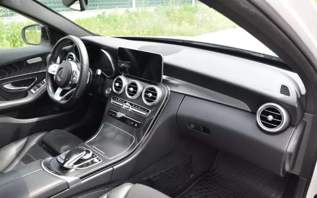 MERCEDES-BENZ Klasa C 200 4MATIC 9G-TRONIC