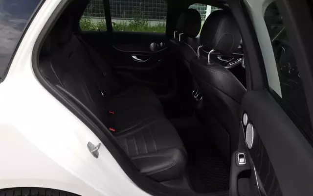 MERCEDES-BENZ Klasa C 200 4MATIC 9G-TRONIC