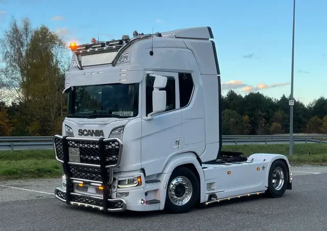 SCANIA Scania R650 z Niemiec bez EGR tylko SCR pełne wyposażenie FULL AIR V8 