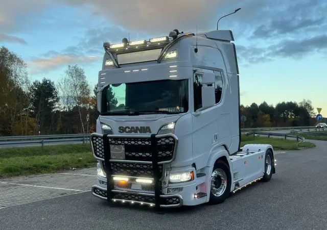 SCANIA Scania R650 z Niemiec bez EGR tylko SCR pełne wyposażenie FULL AIR V8 