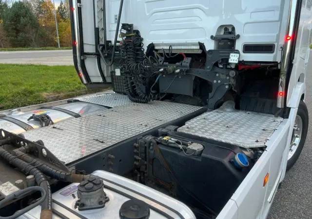 SCANIA Scania R650 z Niemiec bez EGR tylko SCR pełne wyposażenie FULL AIR V8 