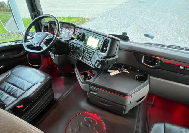 SCANIA Scania R650 z Niemiec bez EGR tylko SCR pełne wyposażenie FULL AIR V8 