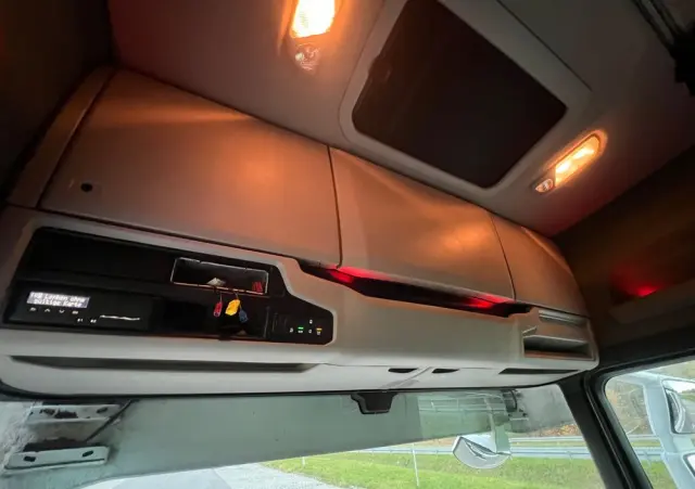 SCANIA Scania R650 z Niemiec bez EGR tylko SCR pełne wyposażenie FULL AIR V8 