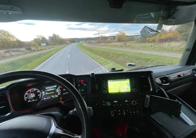 SCANIA Scania R650 z Niemiec bez EGR tylko SCR pełne wyposażenie FULL AIR V8 