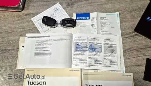 HYUNDAI Tucson 