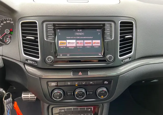 VOLKSWAGEN Sharan 2.0 TDI DSG (BlueMotion Technology) Highline