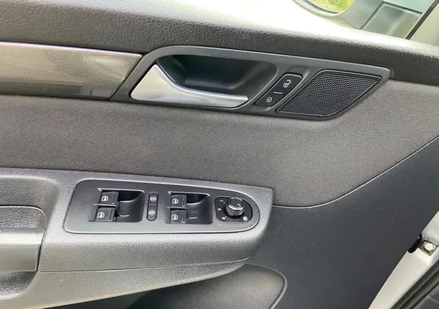 VOLKSWAGEN Sharan 2.0 TDI DSG (BlueMotion Technology) Highline