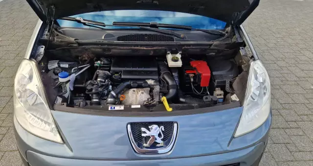 PEUGEOT Partner Tepee HDi FAP 110 Premium