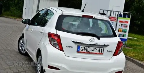TOYOTA Yaris 