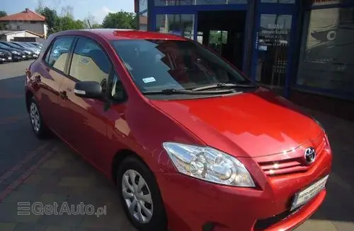 TOYOTA Auris 