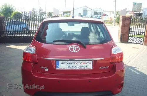 TOYOTA Auris 