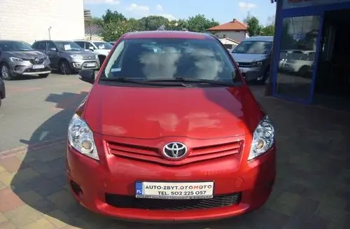 TOYOTA Auris 