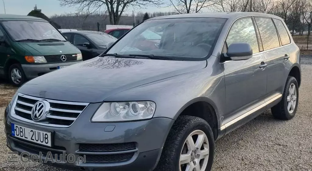 VOLKSWAGEN Touareg 