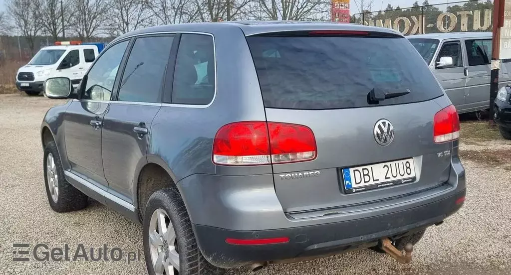 VOLKSWAGEN Touareg 