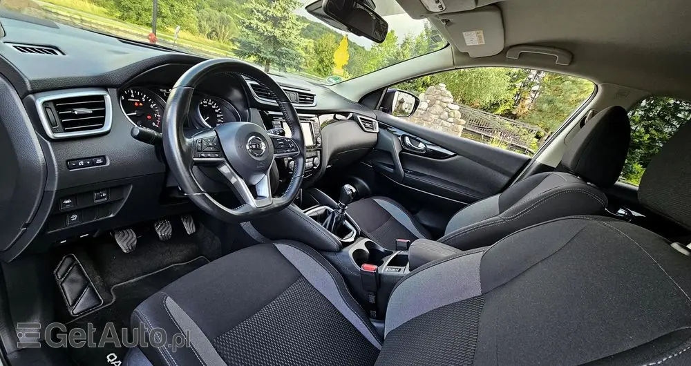 NISSAN Qashqai 1.6 DIG-T N-Connecta