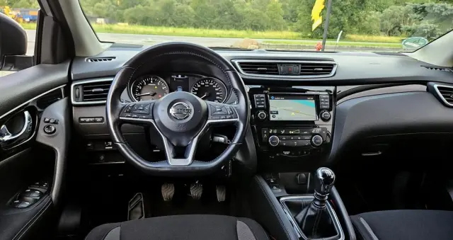 NISSAN Qashqai 1.6 DIG-T N-Connecta